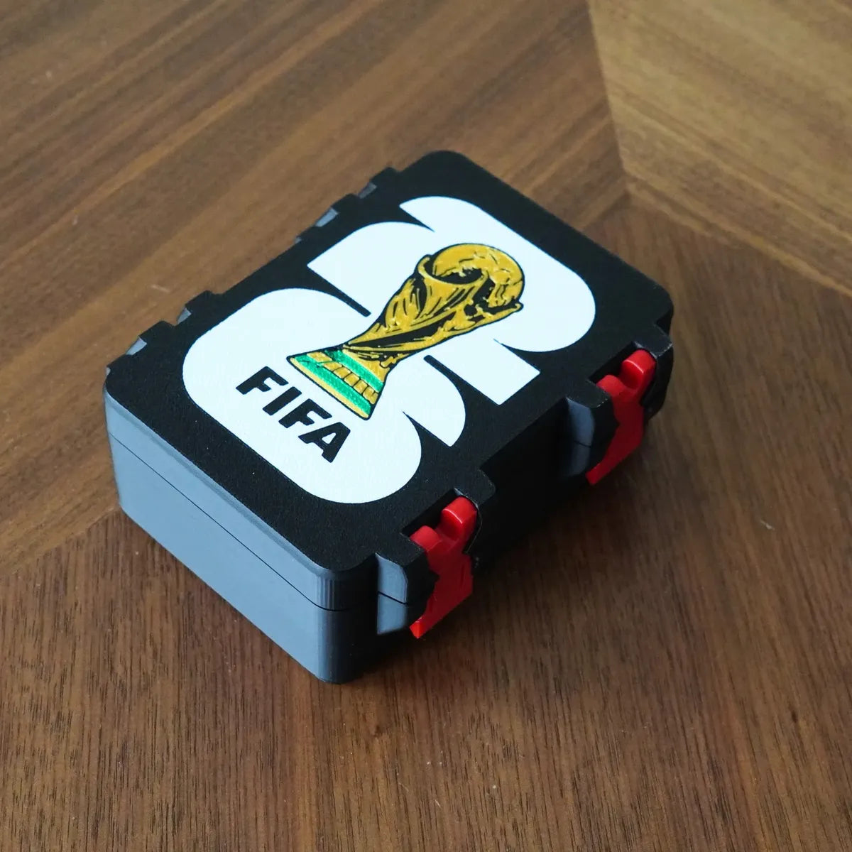 Estuche Porta Estampas Mundial 2026 Negro con Rojo